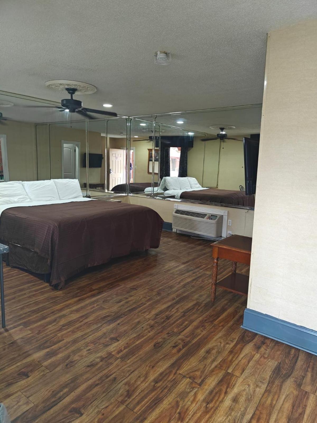 Deluxe Inn - サバンナ エクステリア 写真